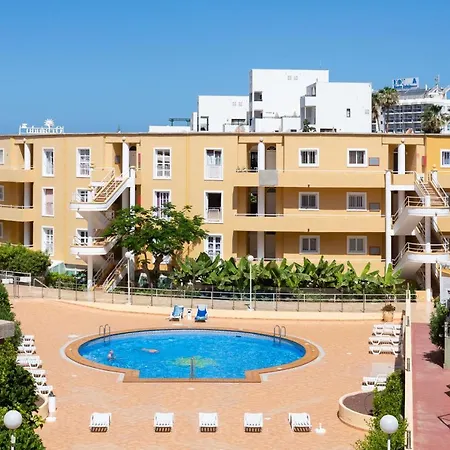 Apartment Home2book Cozy Terrace&pool